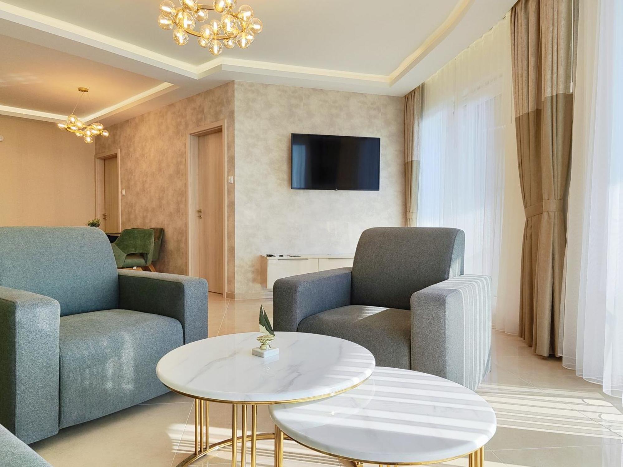 Royal Martin'S Apartment Keszthely Esterno foto