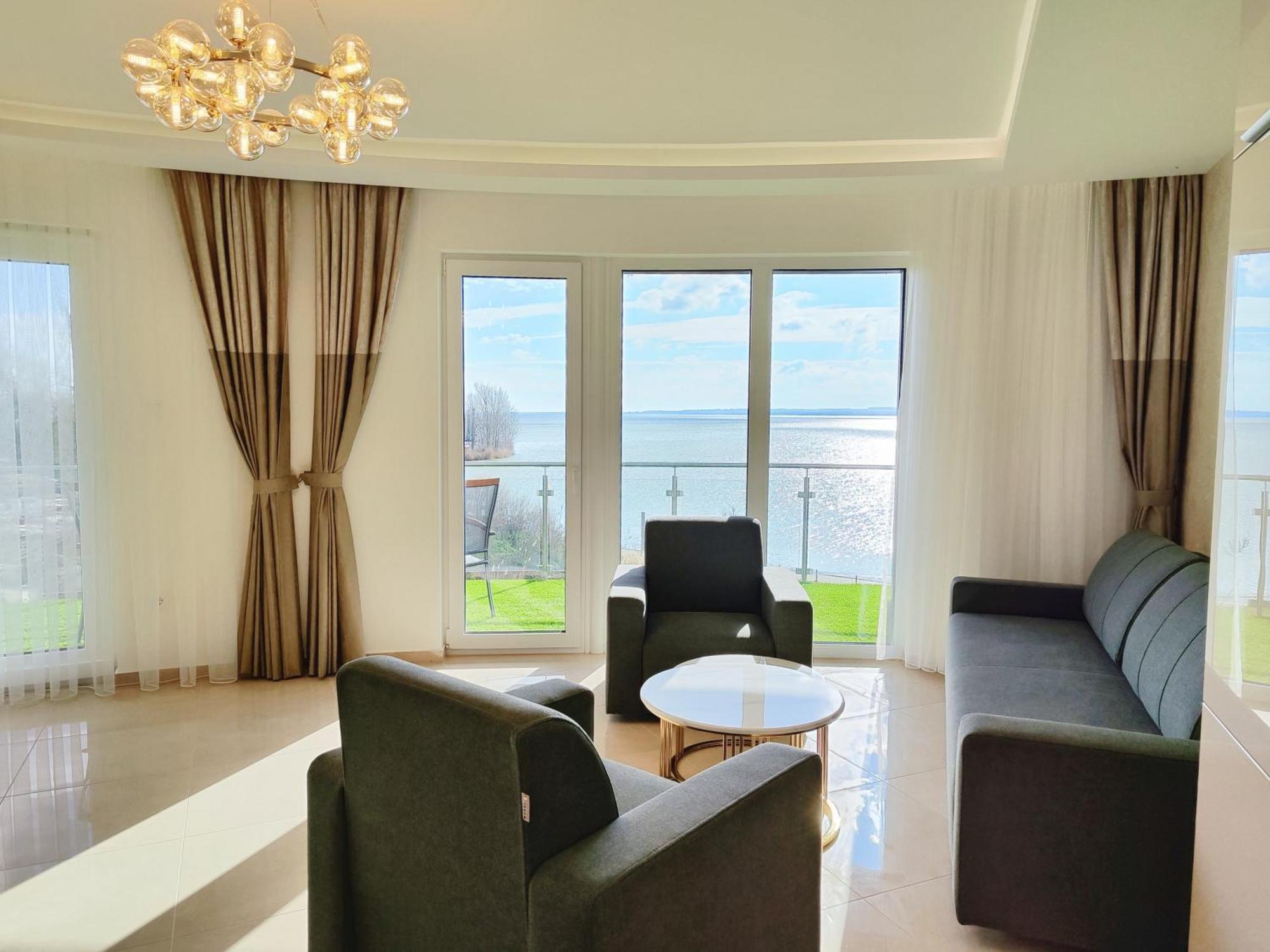 Royal Martin'S Apartment Keszthely Esterno foto